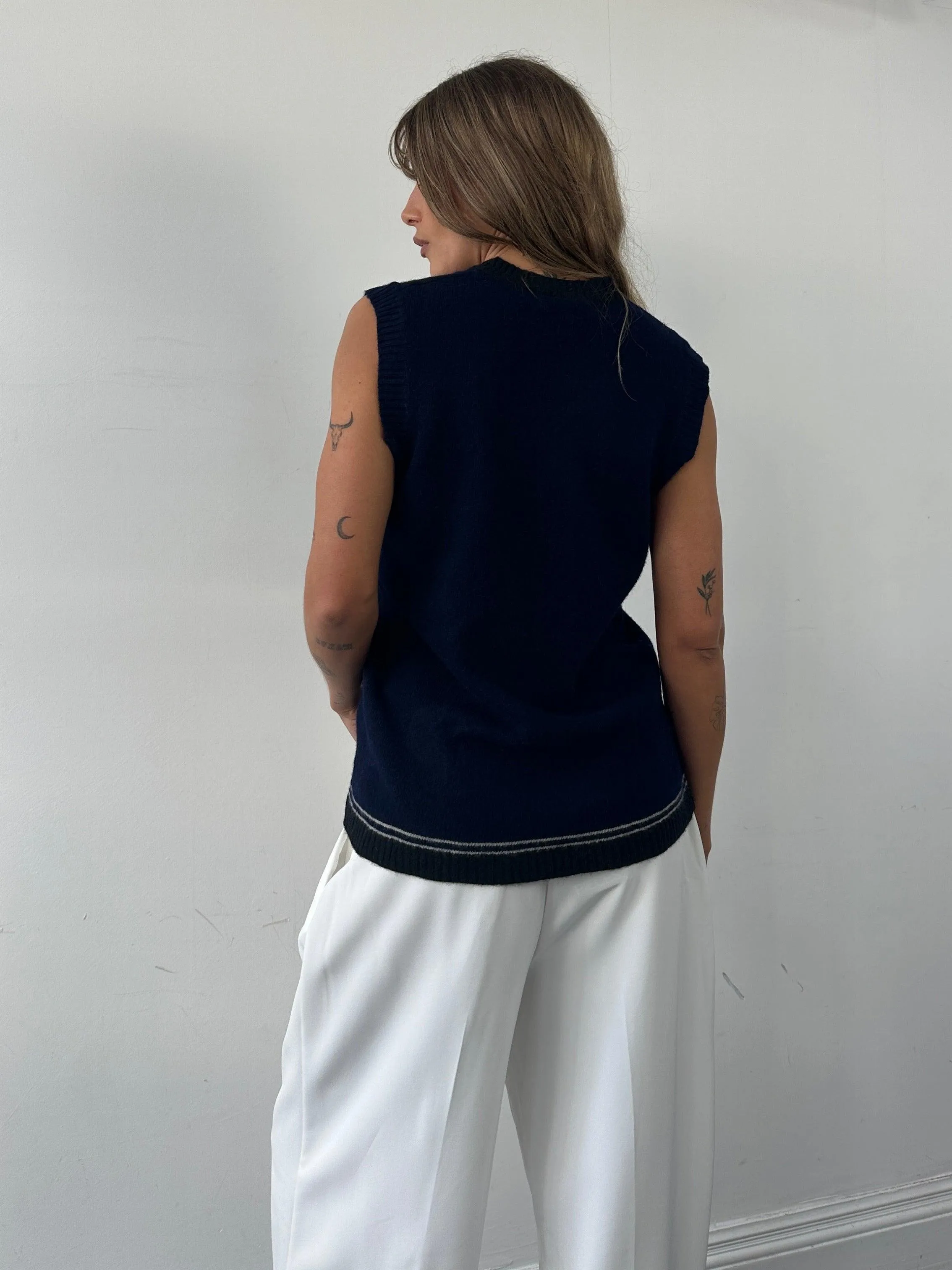 Vintage Pure Lambswool V Neck Sleeveless Vest Jumper - M